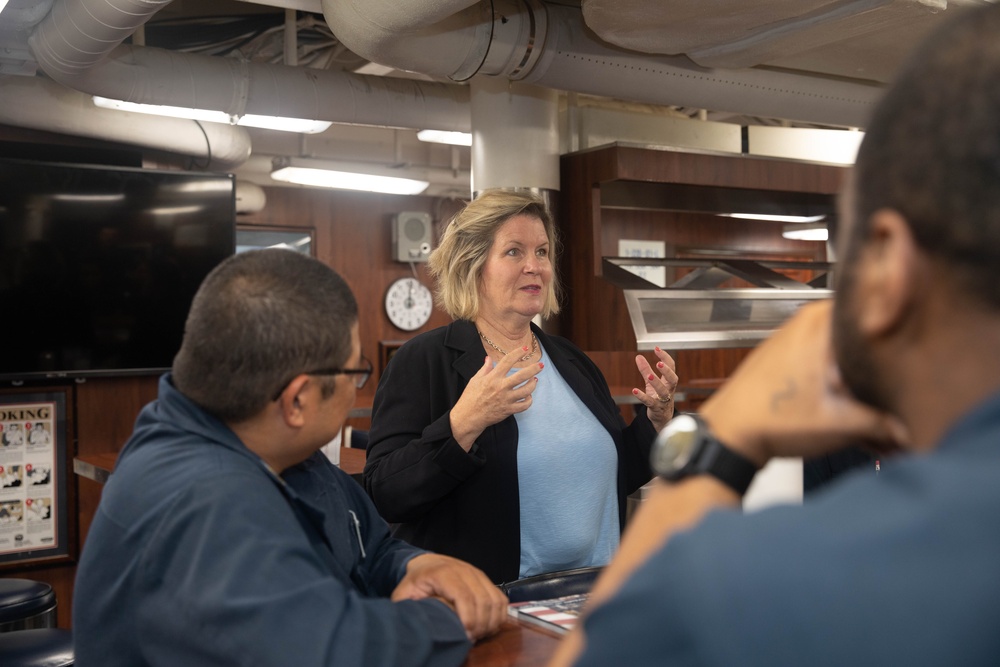 Mrs. Gilday meets with USS Higgins Sailors