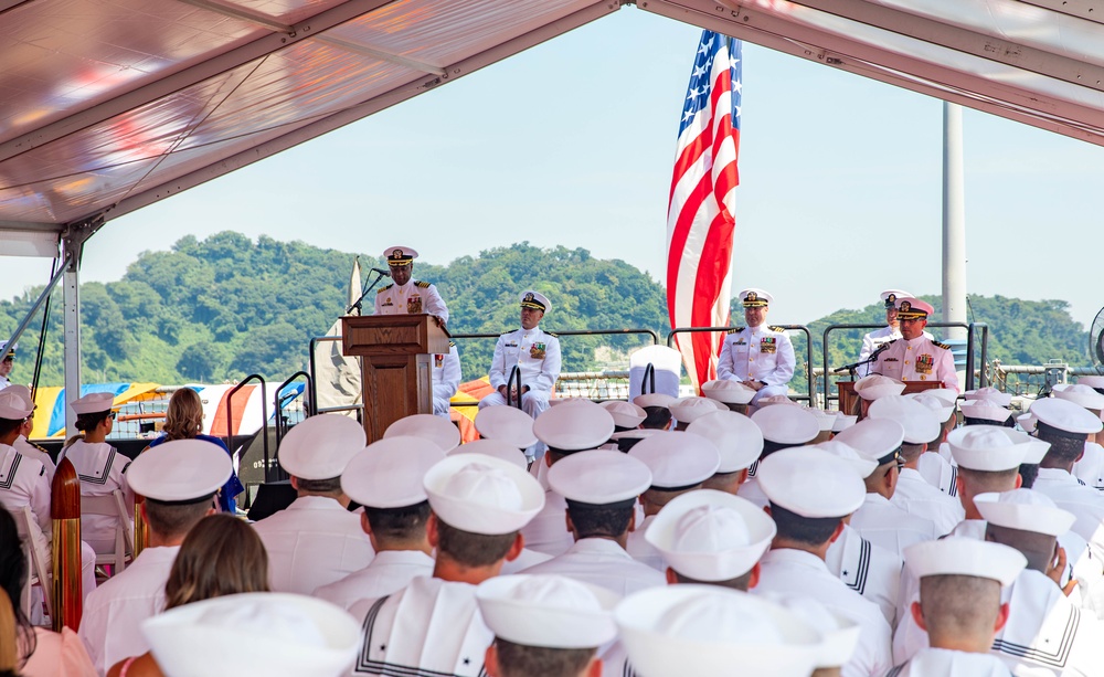 USS Benfold Conducts Change of Command Ceremony