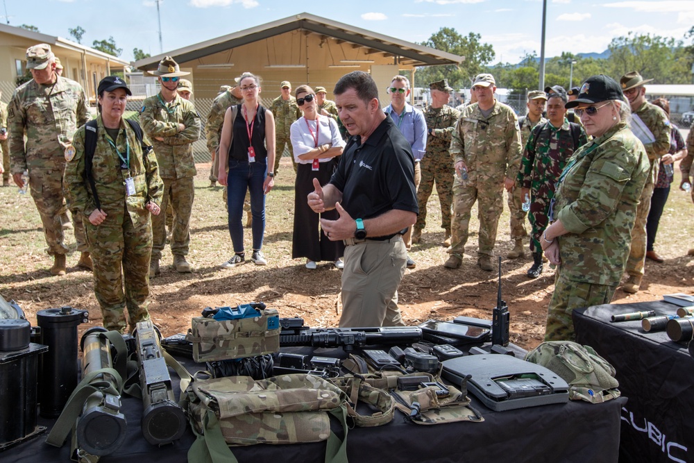 U.S. and Australian commanders discuss Talisman Sabre