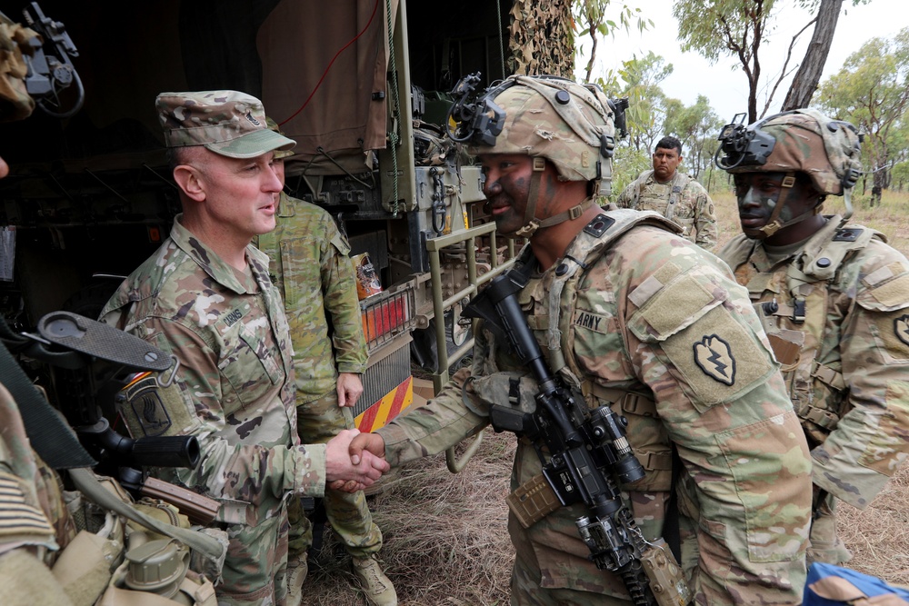 First Corps Command Sgt. Maj. Carns visits 1-21 IN BN during Talisman Sabre