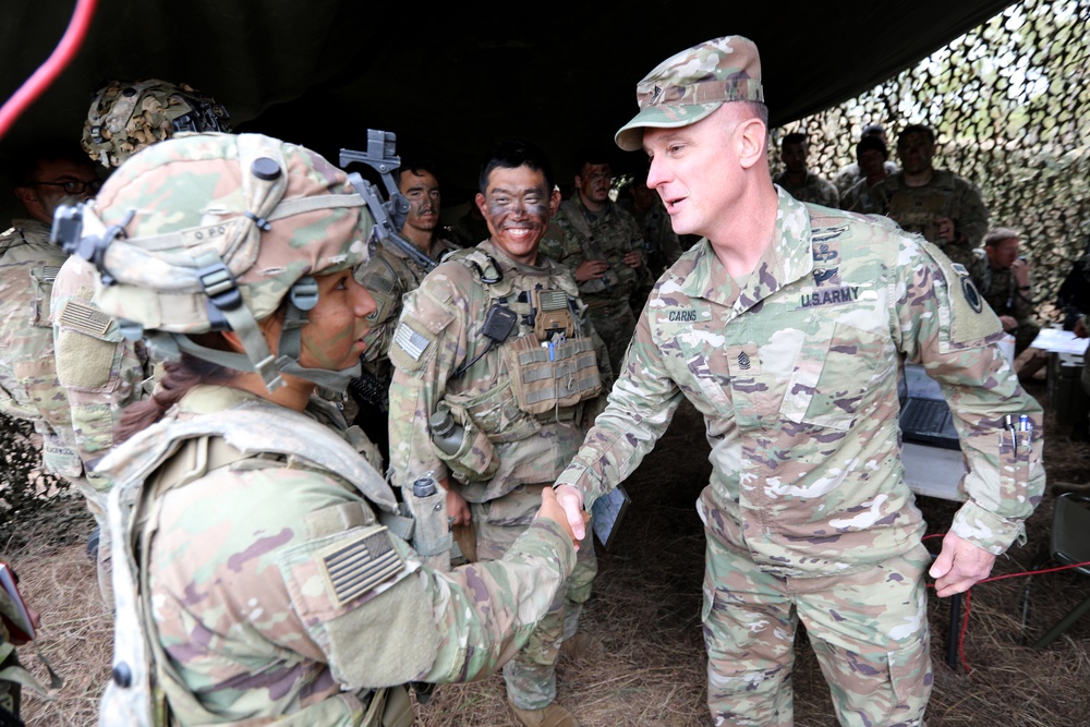 First Corps Command Sgt. Maj. Carns visits 1-21 IN BN during Talisman Sabre