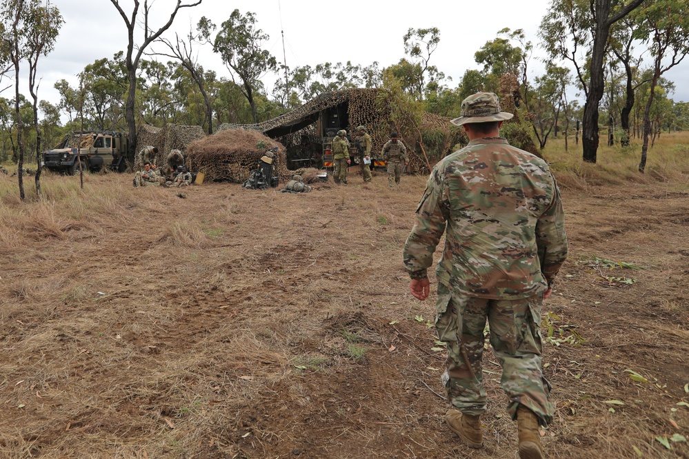 First Corps Command Sgt. Maj. Carns visits 1-21 IN BN during Talisman Sabre