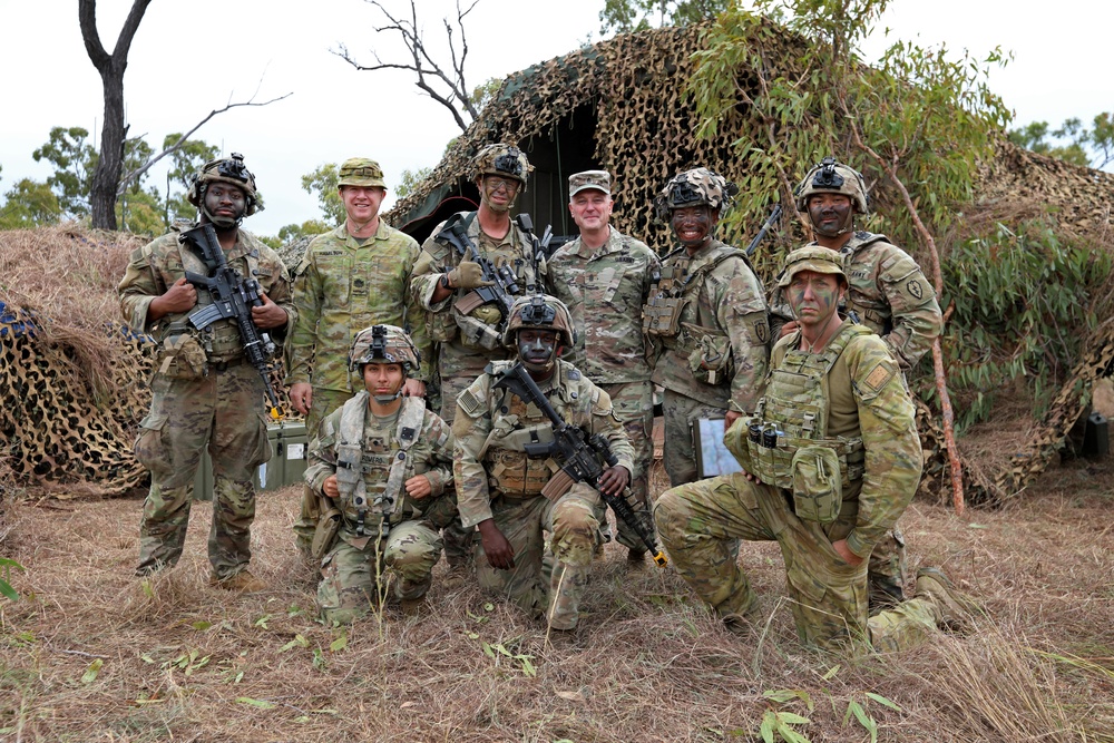 First Corps Command Sgt. Maj. Carns visits 1-21 IN BN during Talisman Sabre