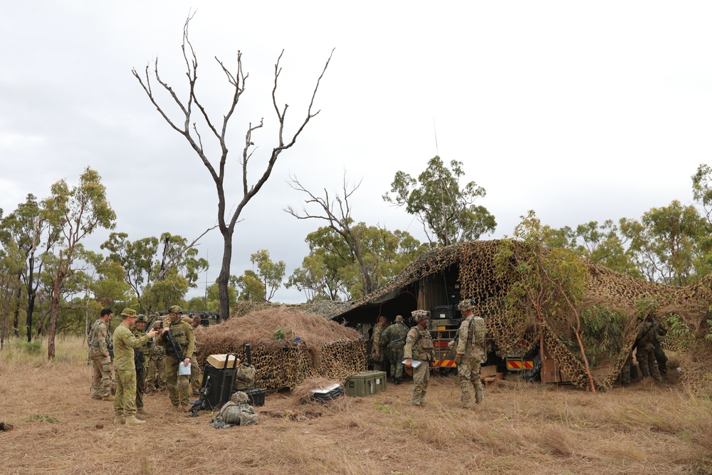 First Corps Command Sgt. Maj. Carns visits 1-21 IN BN during Talisman Sabre