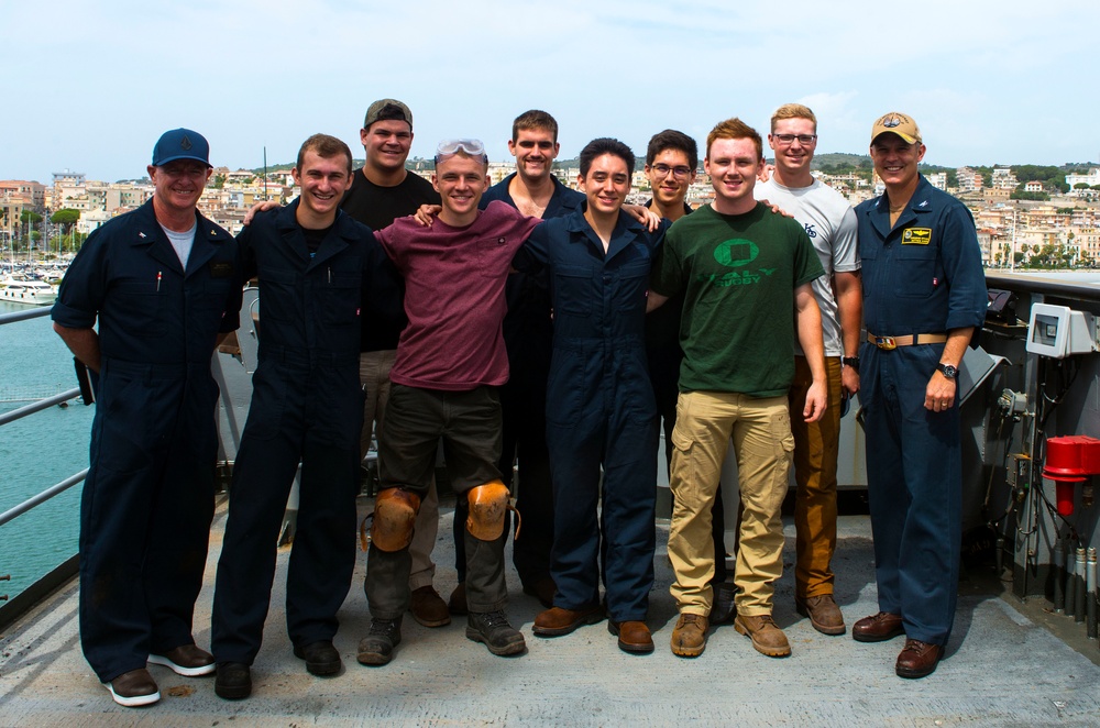 USS MOUNT WHITNEY HOSTS U.S. MERCHANT MARINE CADETS FOR TRAINING