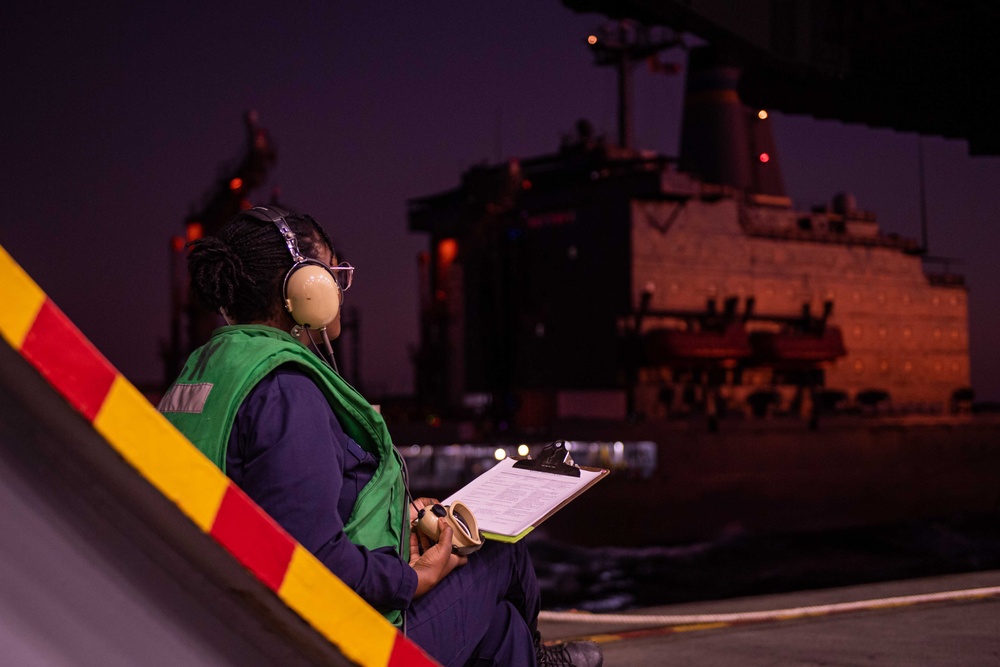 USS Ronald Reagan (CVN 76) conducts fueling-at-sea with USNS Rappahannock (T-AO 204)