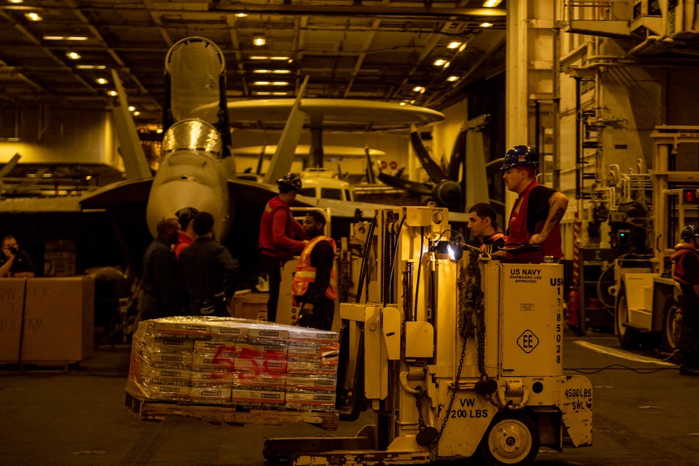 USS Ronald Reagan (CVN 76) conducts fueling-at-sea with USNS Rappahannock (T-AO 204)