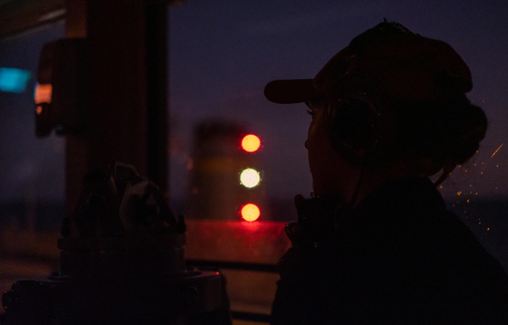 USS Ronald Reagan (CVN 76) conducts fueling-at-sea with USNS Rappahannock (T-AO 204)