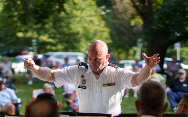 Chief Warrant Officer 2 Patrick Dunham Serves as Bandmaster at Gettysburg Summer Fest