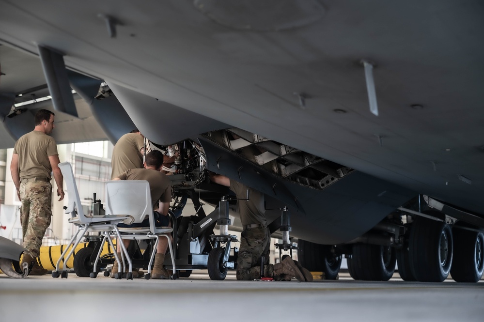 Airmen at work: 911th aerospace propulsion technicians swap APU
