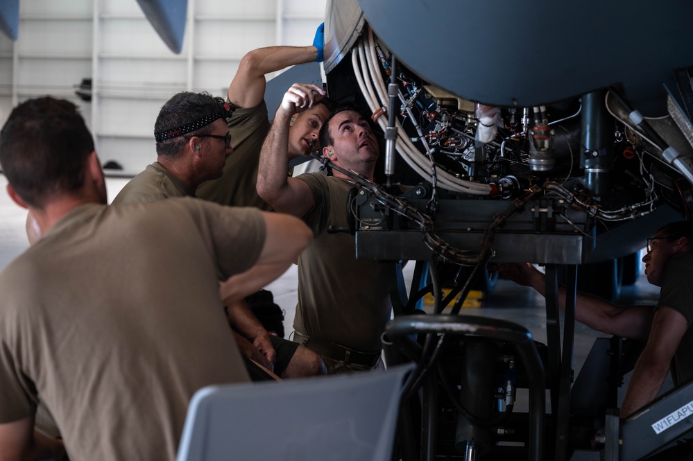 Airmen at work: 911th aerospace propulsion technicians swap APU