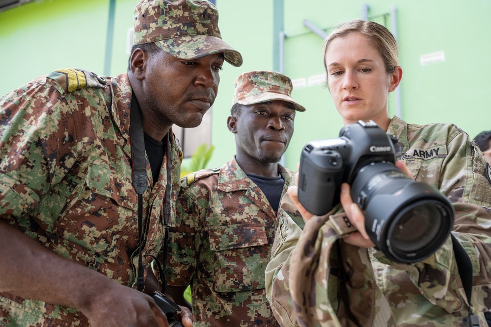 SDNG partner with Suriname Armed Forces for communications conference