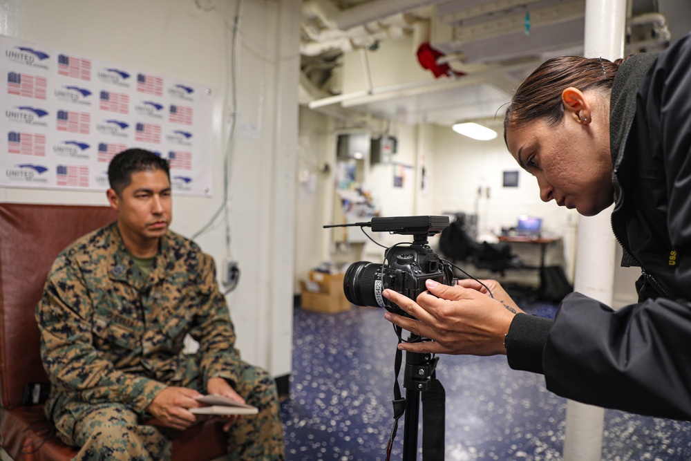 USS Carter Hall Conducts United Through Reading