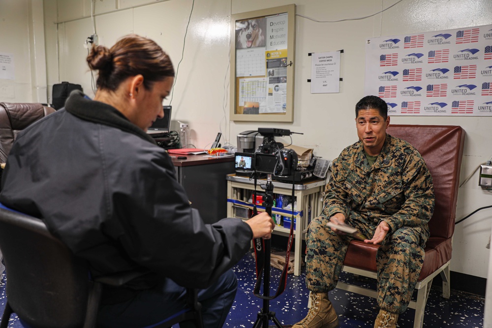 USS Carter Hall Conducts United Through Reading