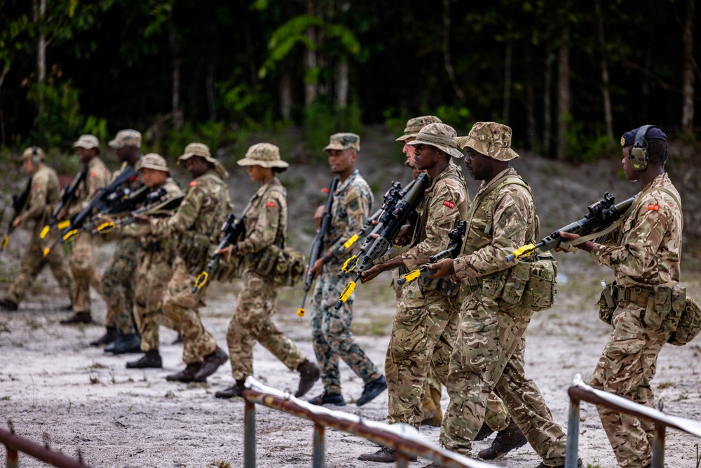 Bermuda Governor visits troops at TRADEWINDS 23