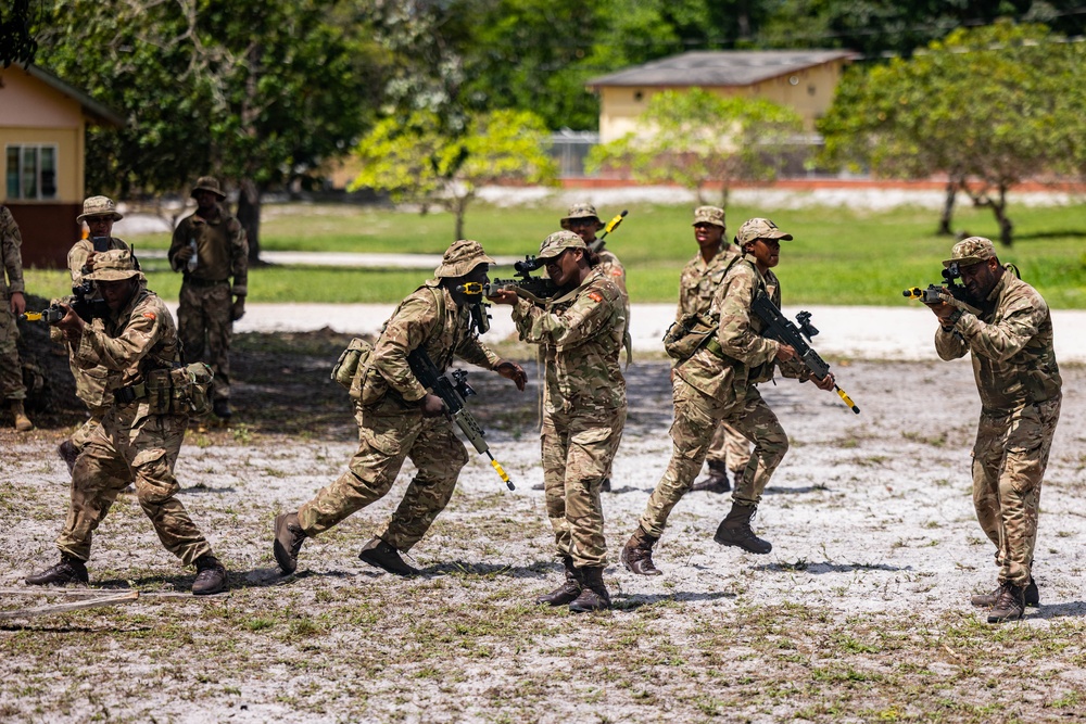 Bermuda Governor visits troops at TRADEWINDS 23