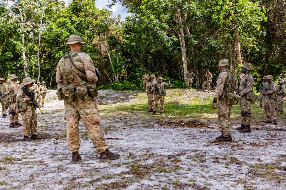 Bermuda Governor visits troops at TRADEWINDS 23
