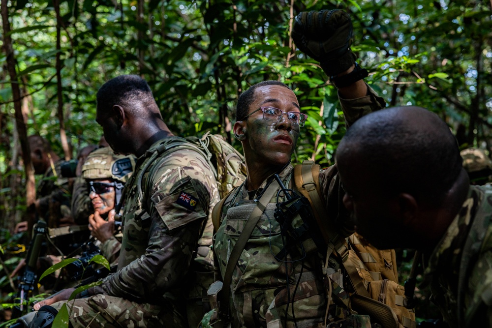 Bermuda Governor visits troops at TRADEWINDS 23