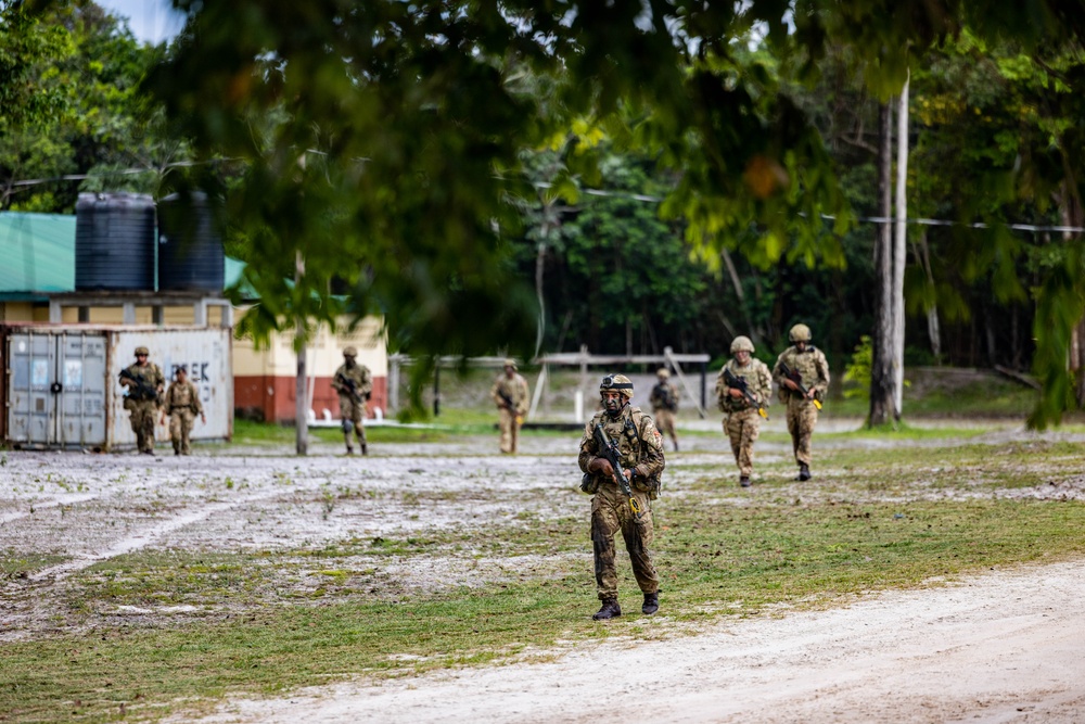 Bermuda Governor visits troops at TRADEWINDS 23