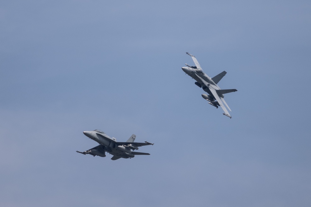 Lt. Col. Dickerson celebrates final flight with MCAS Beaufort