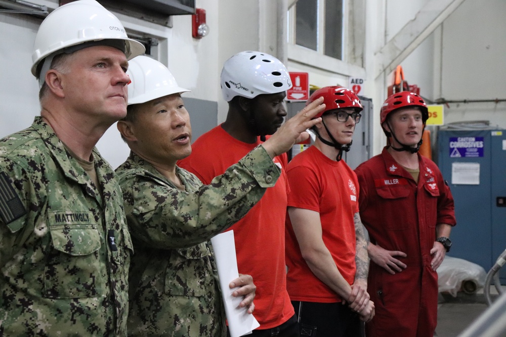 Captain Craig T. Mattingly, Commander, Naval Service Training Command (NSTC), visits Officer Training Command Newport (OTCN)