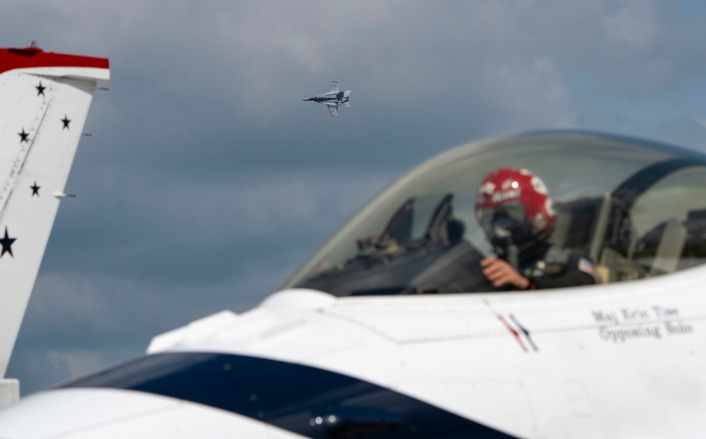 Thunderbirds headline Dayton Air Show