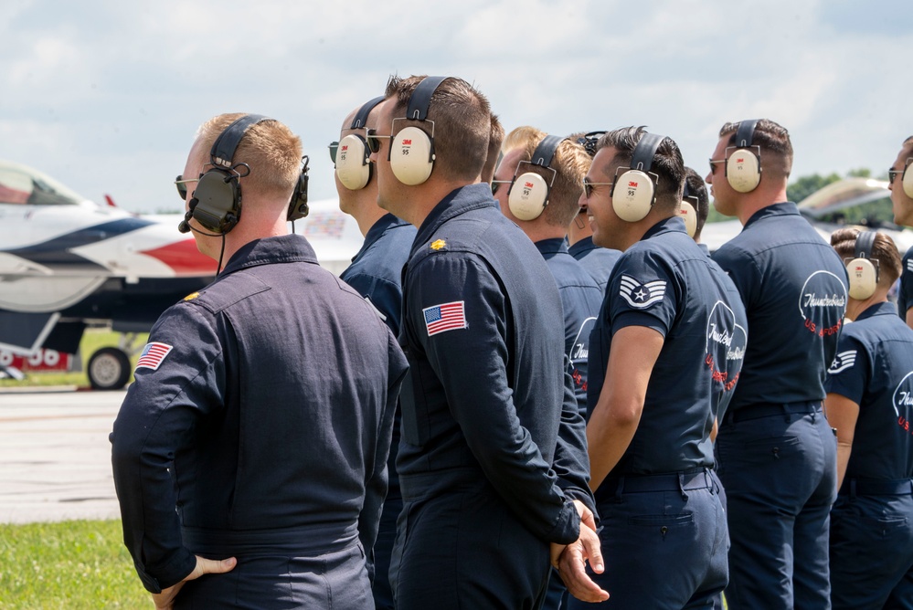 Thunderbirds headline Dayton Air Show