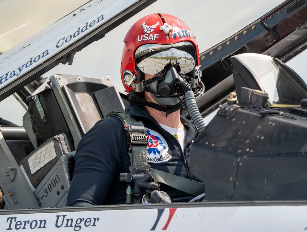 Thunderbirds headline Dayton Air Show