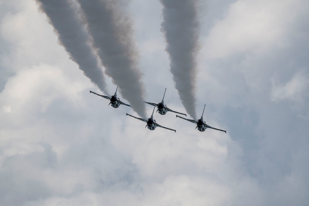 Thunderbirds headline Dayton Air Show