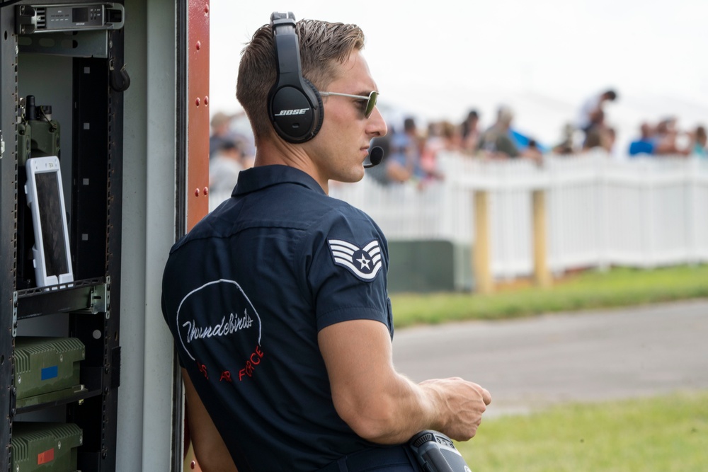 Thunderbirds headline Dayton Air Show