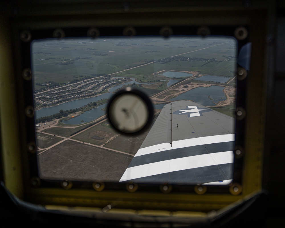 Douglas C-47 Skytrain tours over Sioux Falls