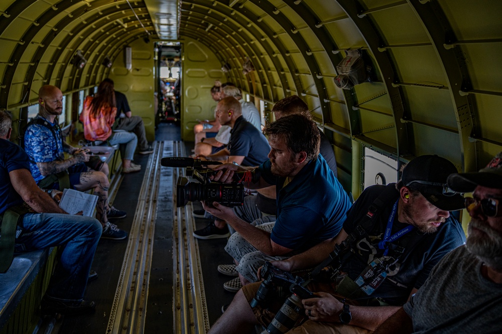 Douglas C-47 Skytrain tours over Sioux Falls