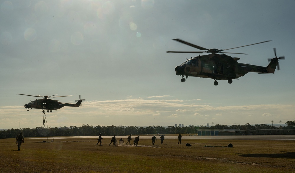 Talisman Sabre 23 | NSW, Australian Army SOF conduct fast rope training