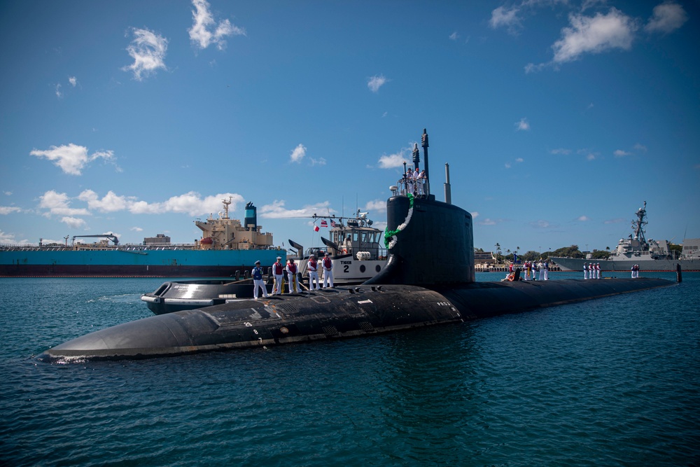 USS Vermont Arrives in Pearl Harbor