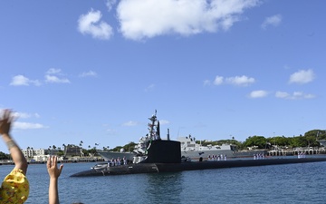USS Vermont Arrives at New Homeport in Joint Base Pearl Harbor-Hickam