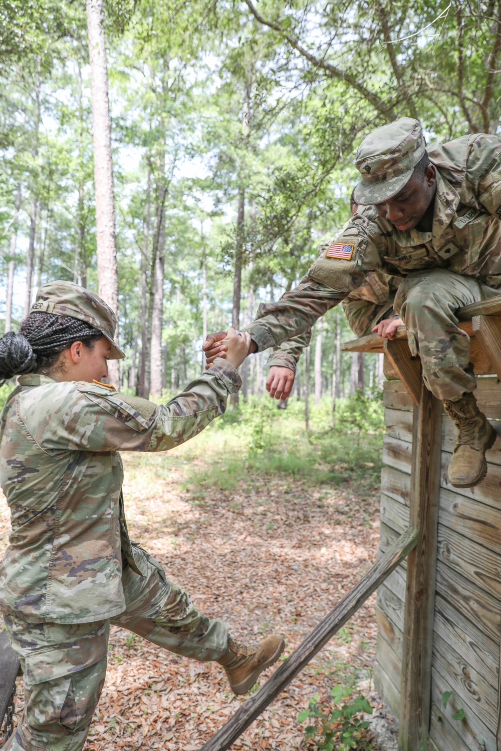 213th Soldiers Tackle Leadership Reaction Course