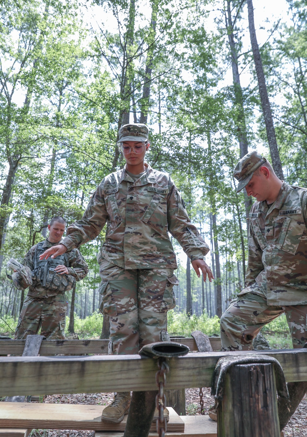 213th Soldiers Tackle Leadership Reaction Course