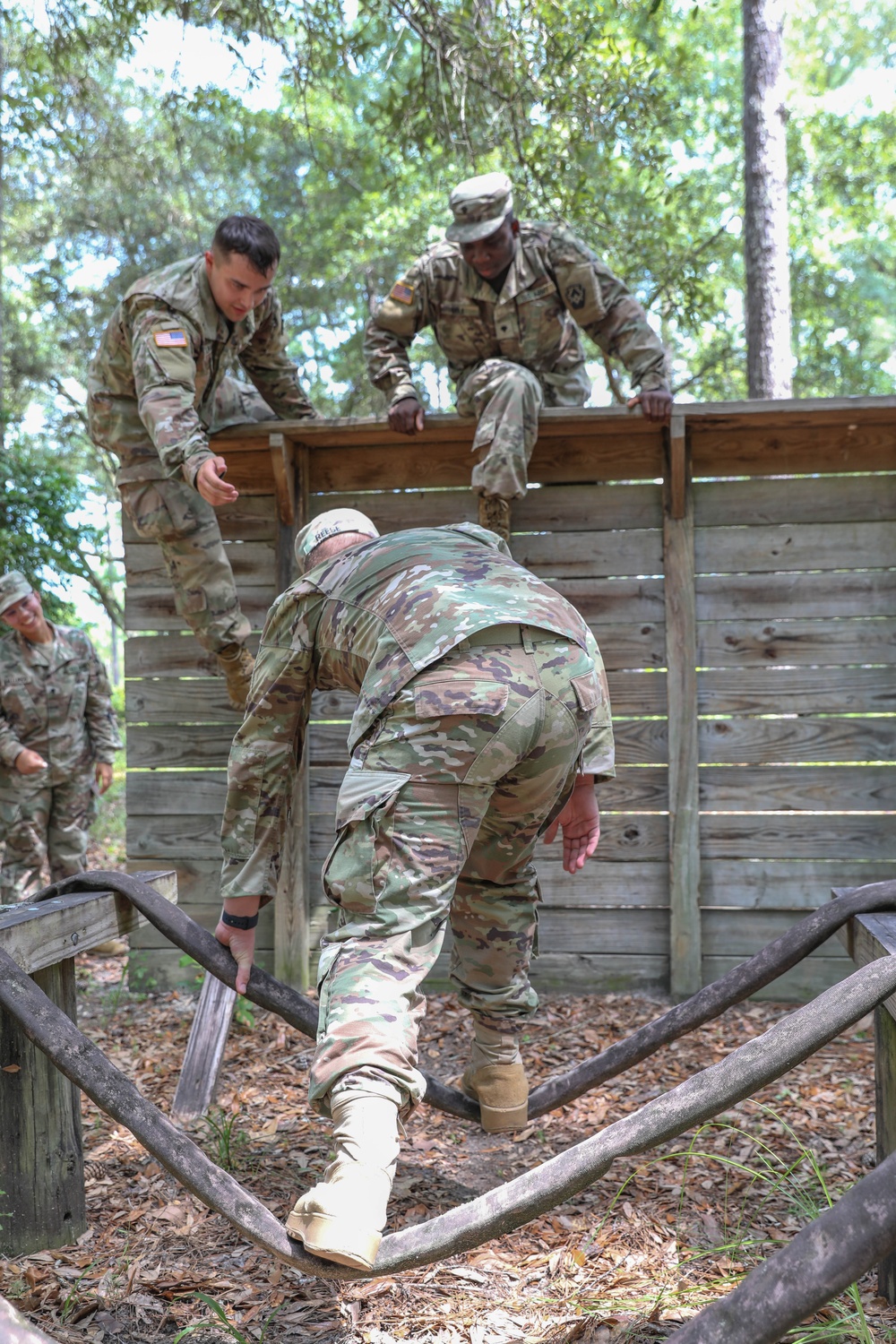 213th Soldiers Tackle Leadership Reaction Course