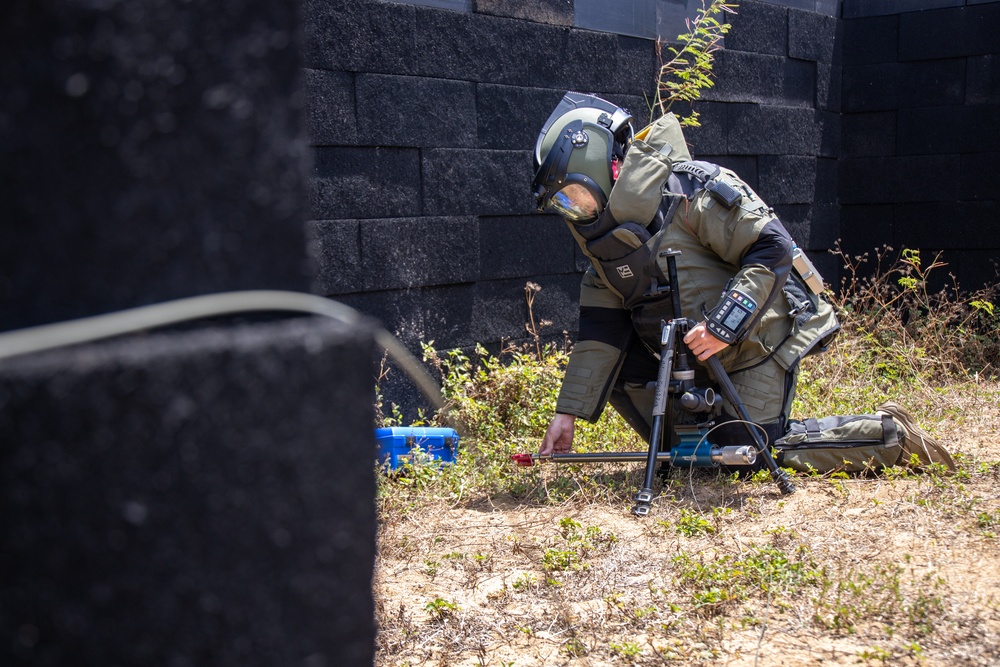 MCBH and MWSS-174 EOD Conduct CONUS IED Response Training