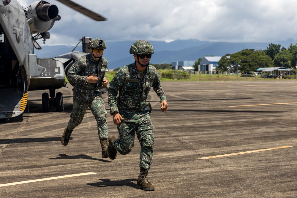 Medical Care in the Air | Philippine Marines, Airmen, and U.S. Navy Sailors practice CASEVAC drills