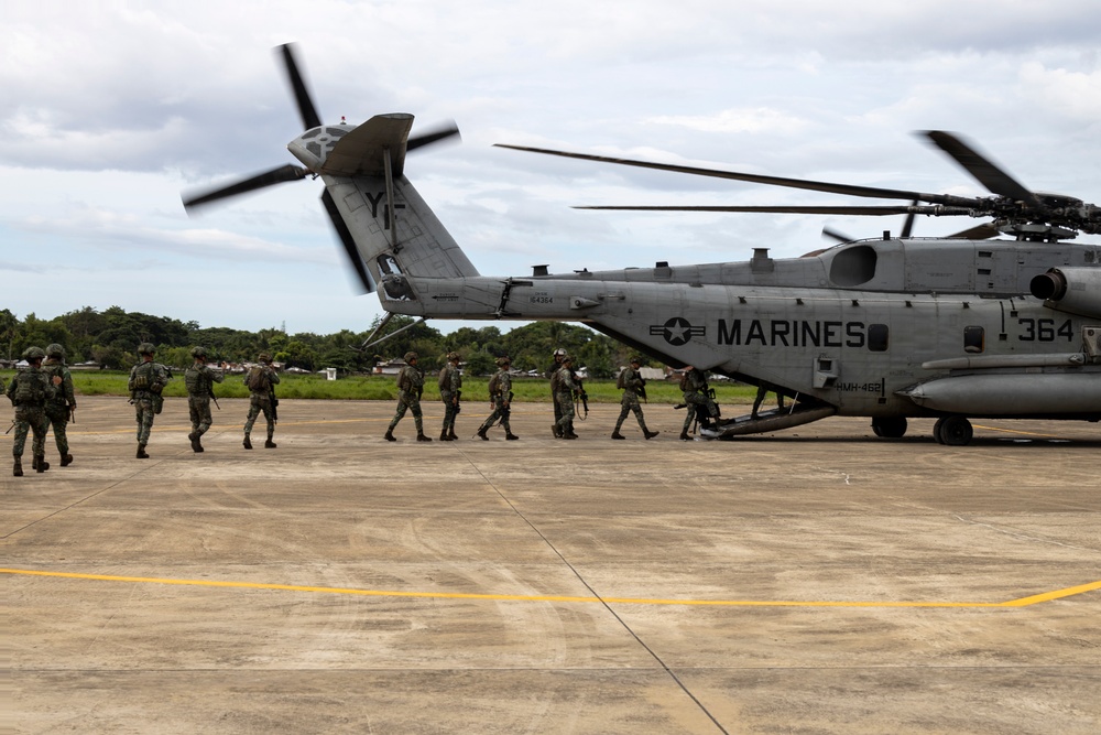 DVIDS - Images - U.S. and Philippine Marines Conduct Notional Airfield ...