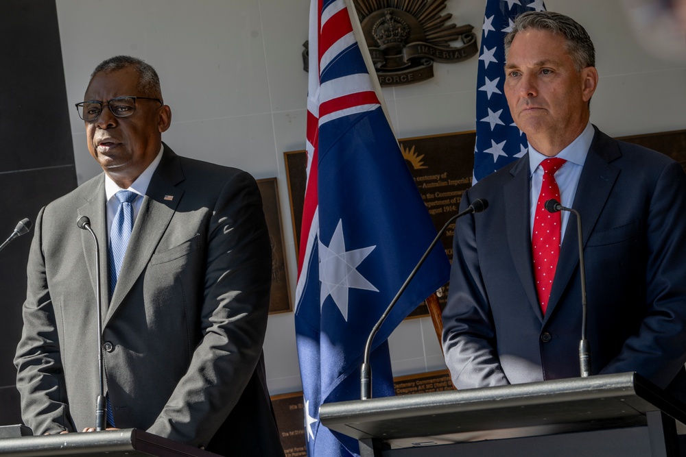 SECDEF Visits Brisbane, Australia