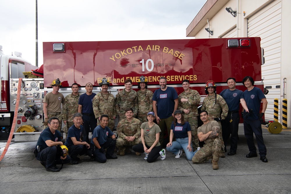 Comedian Iliza Shlesinger visits Yokota