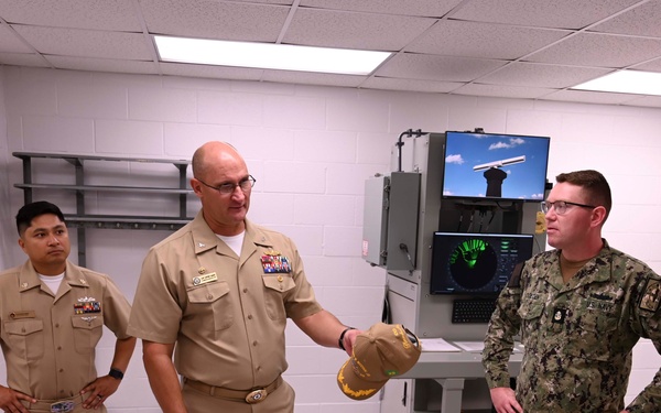 LPD-29 CO visits Great Lakes