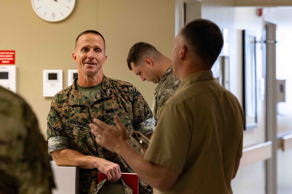 Lt. Gen. Rupp visits Marine Corps Air Station Iwakuni to discuss quality of life