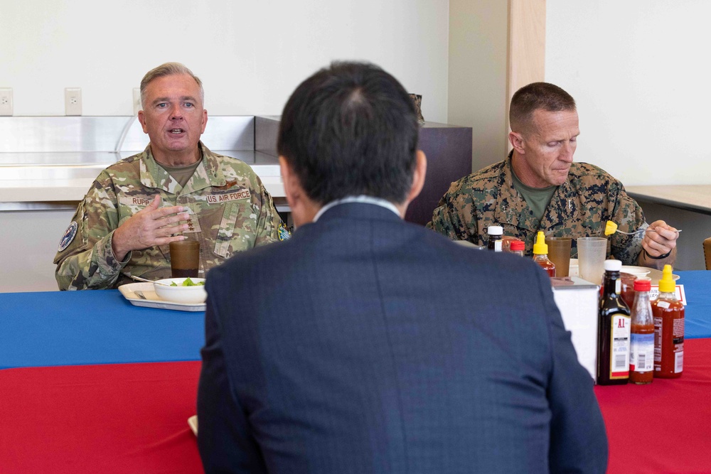 Lt. Gen. Rupp visits Marine Corps Air Station Iwakuni to discuss quality of life