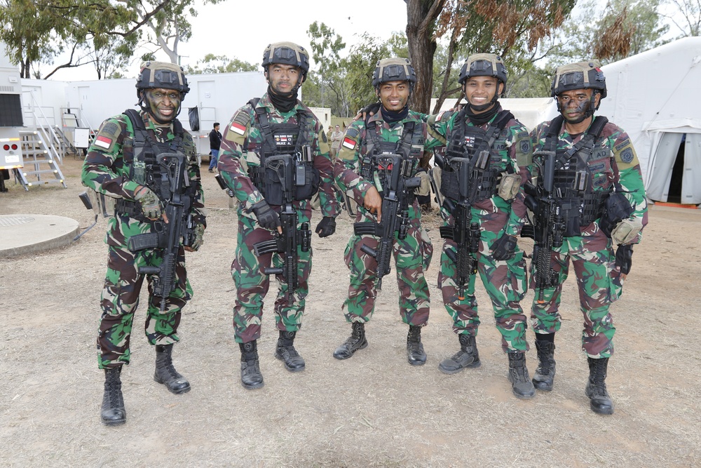 Soldiers conduct field maneuvers during Talisman Sabre 23