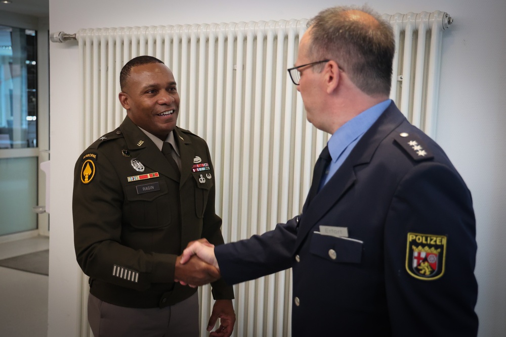 21st Theater Sustainment Command and Polizei Hold Award Ceremony