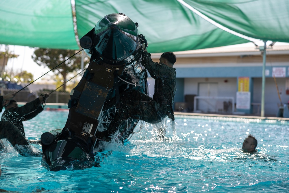 MRF-D Marines and Australian Army Soldiers conduct water survival training