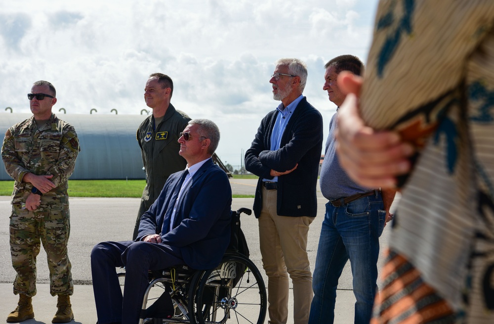 Belluno community leaders visit 31FW